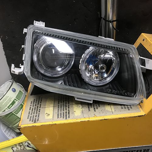 Headlights (3)
